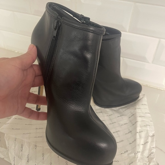 ALDO Black Ankle Booties 4" Stiletto Heel Size 8 - Picture 5 of 10